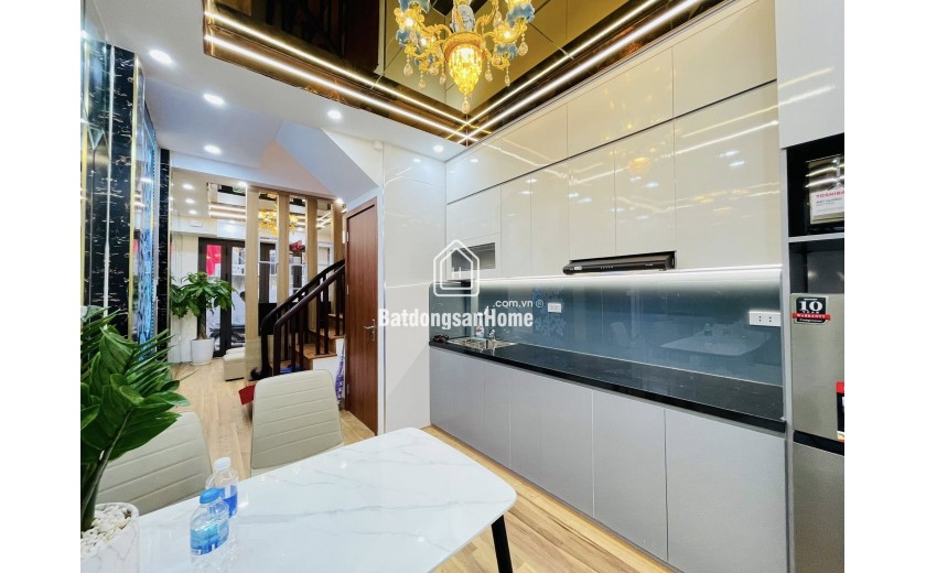 NHÀ ĐẸP ĐỈNH CAO KHU VỰC TRẦN QUỐC VƯỢNG - CẦU GIẤY - 3 MẶT THOÁNG -  NGÕ NÔNG GẦN PHỐ - VỊ TRÍ TRUNG TÂM ĐI ĐÂU CŨNG TIỆN - NỘI THẤT LUXURY